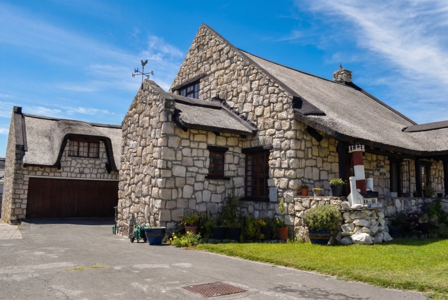 4 Bedroom Property for Sale in Struisbaai Western Cape